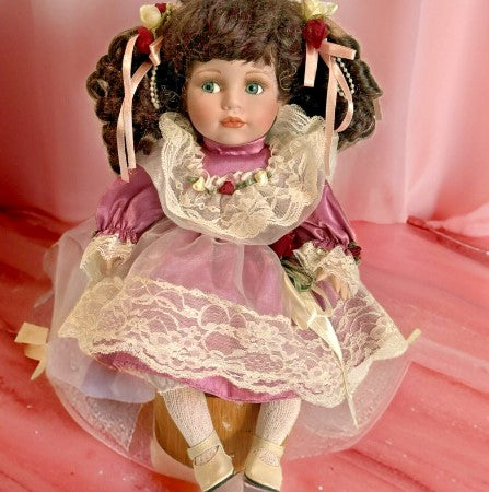 Doll  Sitting Musical Geppeddo 14" Brunette Hair with Blue Eyes