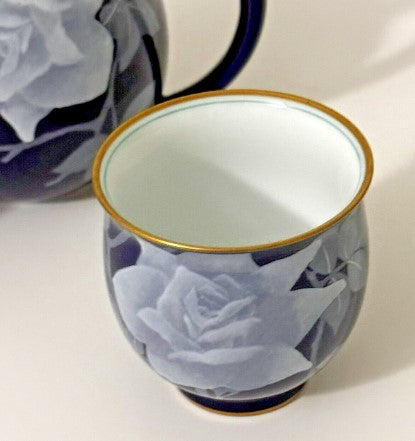 Teapot- Koransha Arita Ware Teapot  2 Tea Cups White Rose Japan