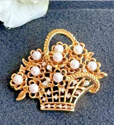 Brooch Napier Basket Goldtone with pearl and rhinestones 2 inches