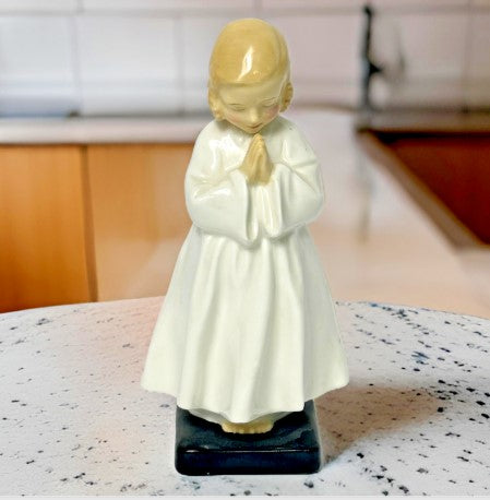 Royal Doulton Hn1978 Bedtime Girl Saying Prayers Figurine 5-3/4"-1943