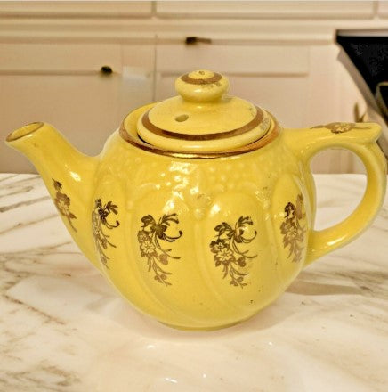 Teapot Pearl China Co. Yellow 22 Kt Gold Floral