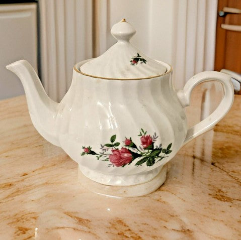 Teapot - Vintage Rose 36oz Porcelain white Ciera Japan