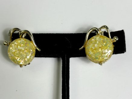 Earrings Vintage clip on round sparkle lucite 1 inch