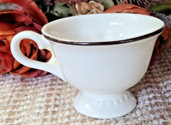 Vintage Baileys Irish Cream Cup 3” Winking Mrs Yum Creamer 1996 Limited Edition