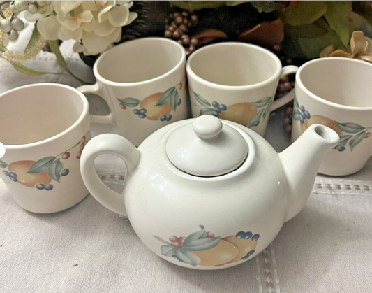 Vintage Corning Corelle Tea Pot with Lid Abundance Fruit Pattern And 4 Cups