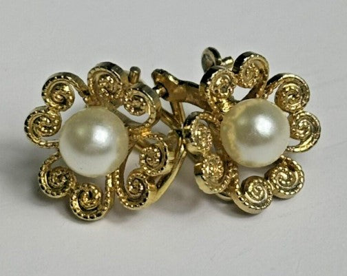 Earrings Goldtone Pearl Studs  0,25 Inches