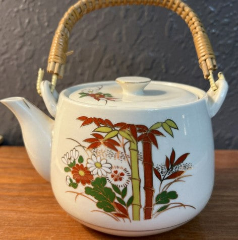 Teapot Japanese Floral & Bamboo  with Bamboo Handle