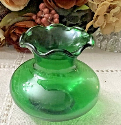 Art Glass Green Ruffled Vase 3-1/2" Tall