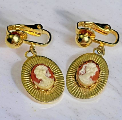 earrings Cameo Clip on  goldtone 1 inch