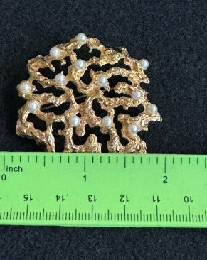 Brooch Crown Trifari Coral Reef Brooch Faux Pearl Textured Goldtone