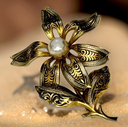 Brooch - Spanish damascene Single pearl Floral Brooch 2 inches