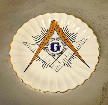 Masonic Freemason Plate  10" Gold Scalloped Edge Trim Vtg  Sanders MFG. U.S.A.